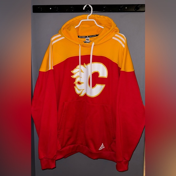 Calgary Flames Pullover Hoodie - Brand: Adidas / Size: XXL - Picture 1 of 2
